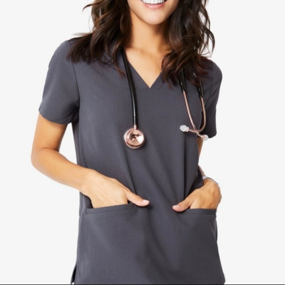 Figs Casma Three-Pocket Scrub Top